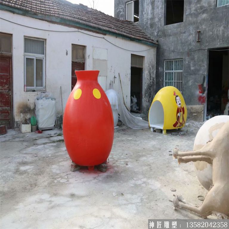 提供酒厂酒坛雕塑，卡通酒坛创意雕塑，酒坛雕塑厂家
